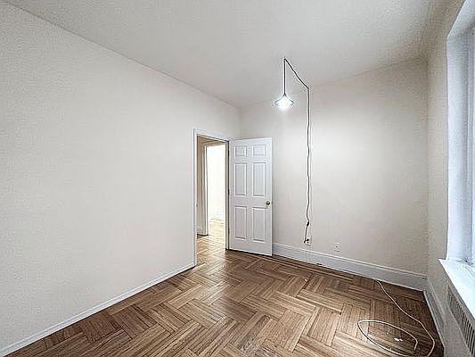 2nd image of 529 E 85th St APT 4