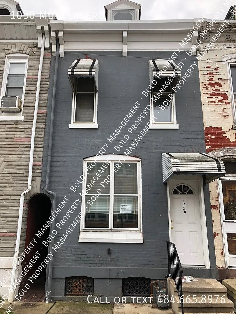 Large 3 Bedroom 1 Bath across from Elementary School — Photo 1