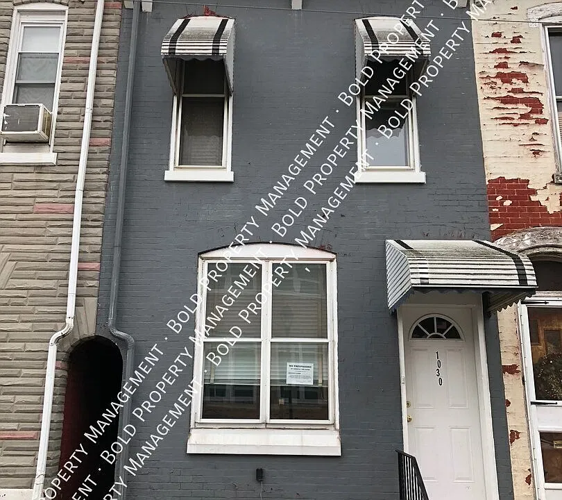 1030 Muhlenberg St