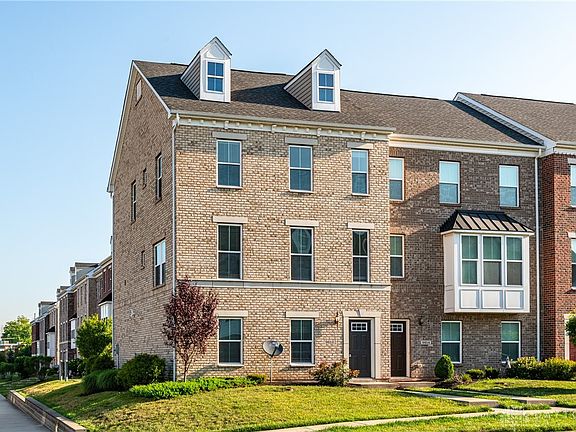 2nd image of 9612 Union Park