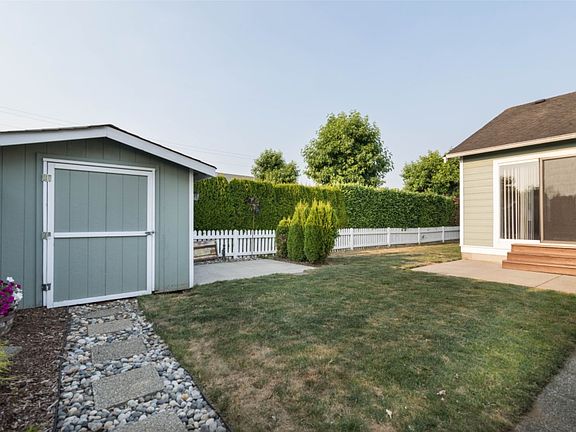 3rd image of 2285 Eastwood Way