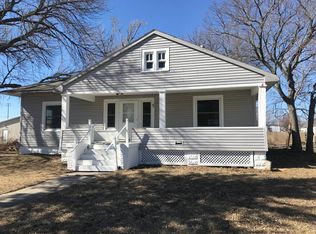 319 12th St, Aurora, NE 68818