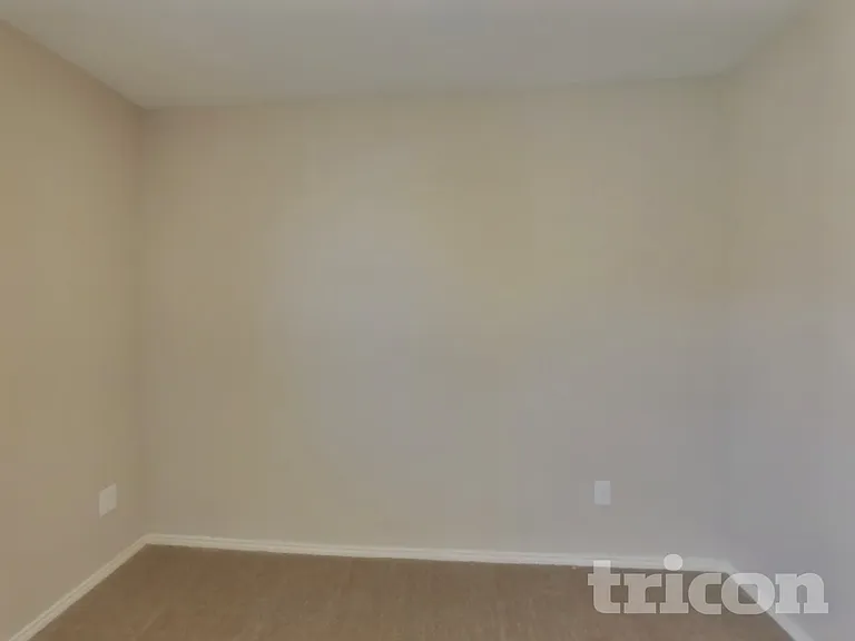 1740 Claireborne Ct — Photo 14