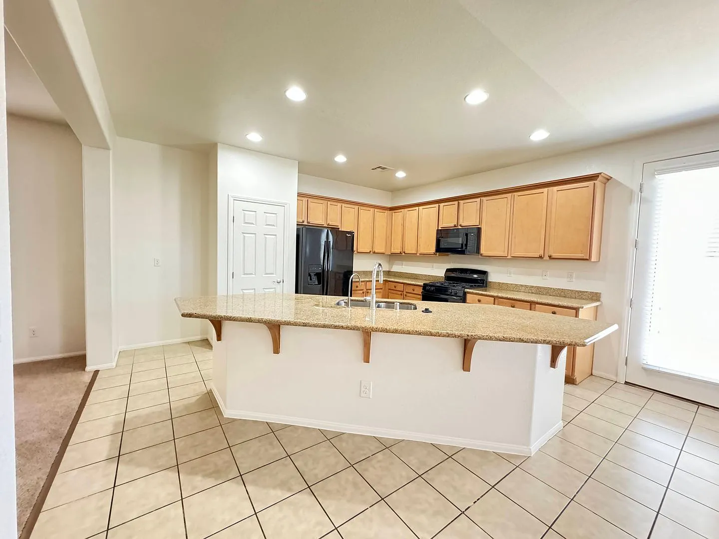 Spacious 4-Bedroom Home with Loft in Southwest Las Vegas — Photo 4