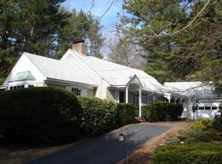 16 Lovejoy Rd, Andover, MA 01810