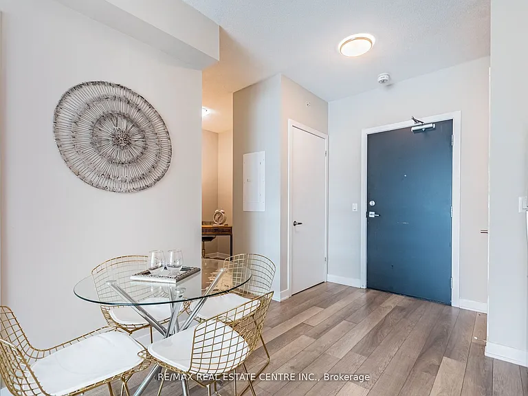 5240 Dundas St #B314 — Photo 6