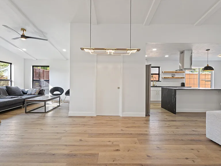 3404 Newkirk Dr — Photo 13