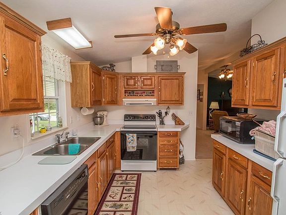 3rd image of 12 Creekside Trl #12