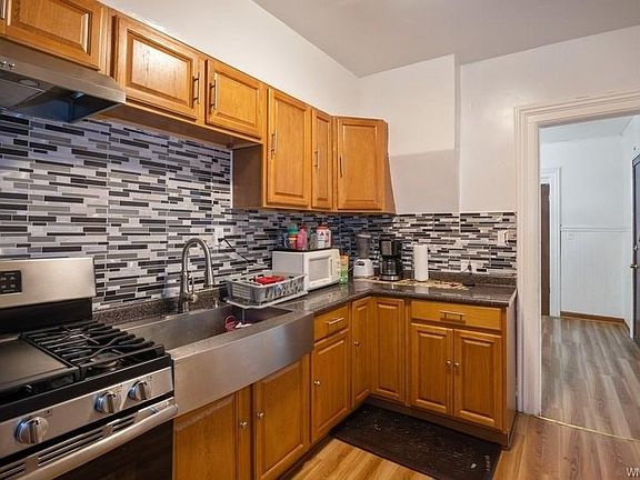 3rd image of 1150 West Ave