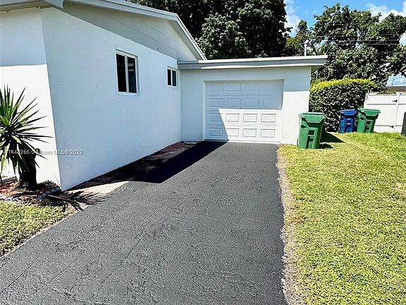 4th image of 20034 NW 12th Pl