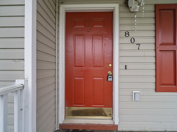 4th image of 807 Louisiana St