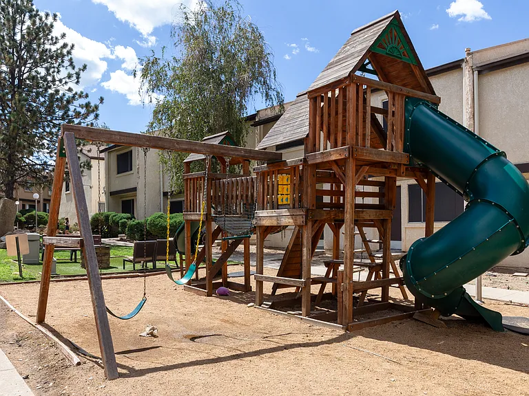 355 Country Club Circle — Photo 10
