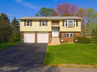 1190 Greenleaf Dr, Bethlehem, PA