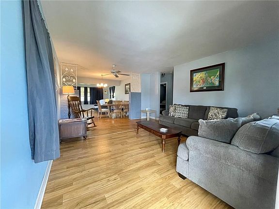 5th image of 221 NE 30th Street