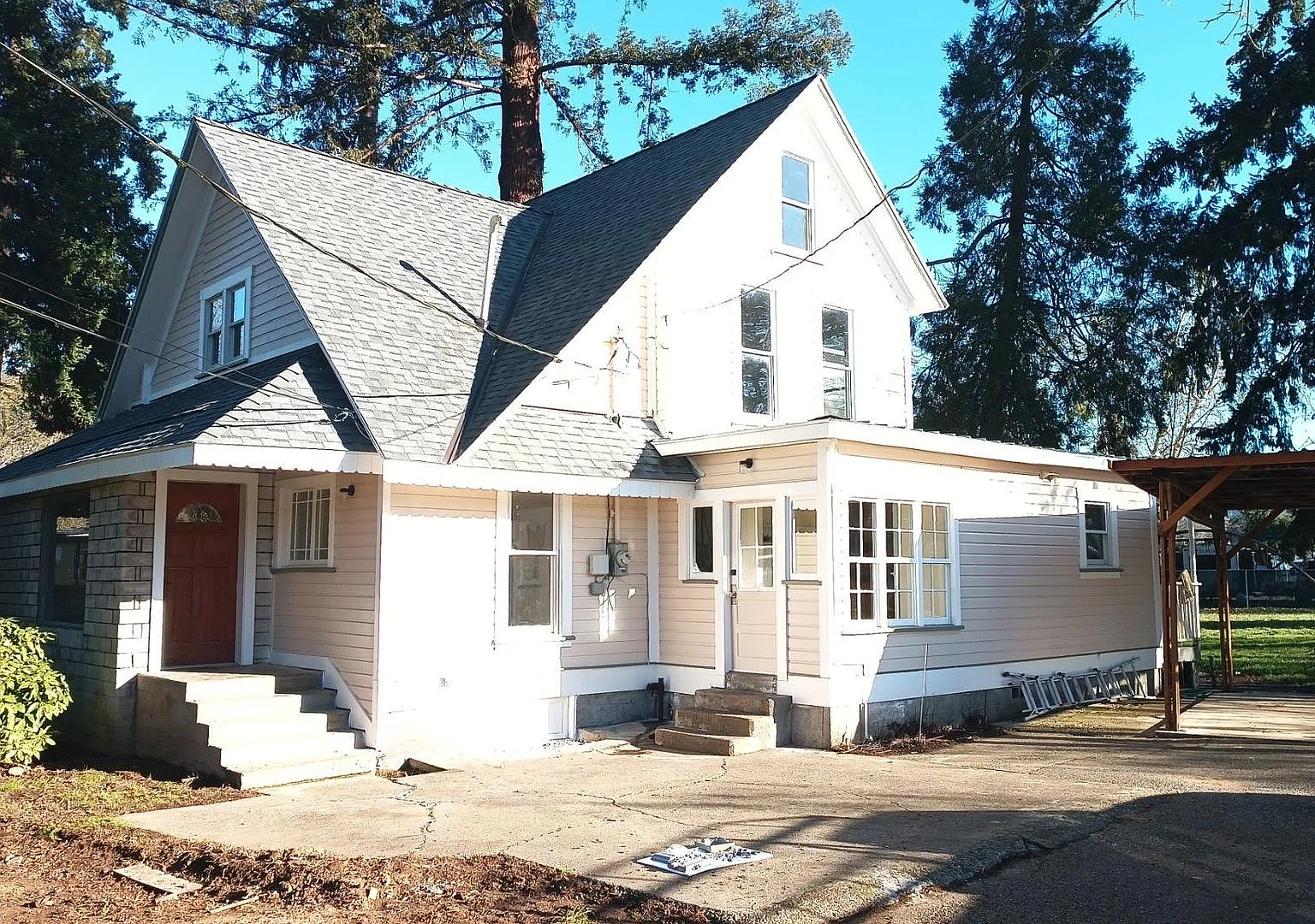 6+ Bdrm Home Built 1895. Close In. With Pastures. — Photo 1