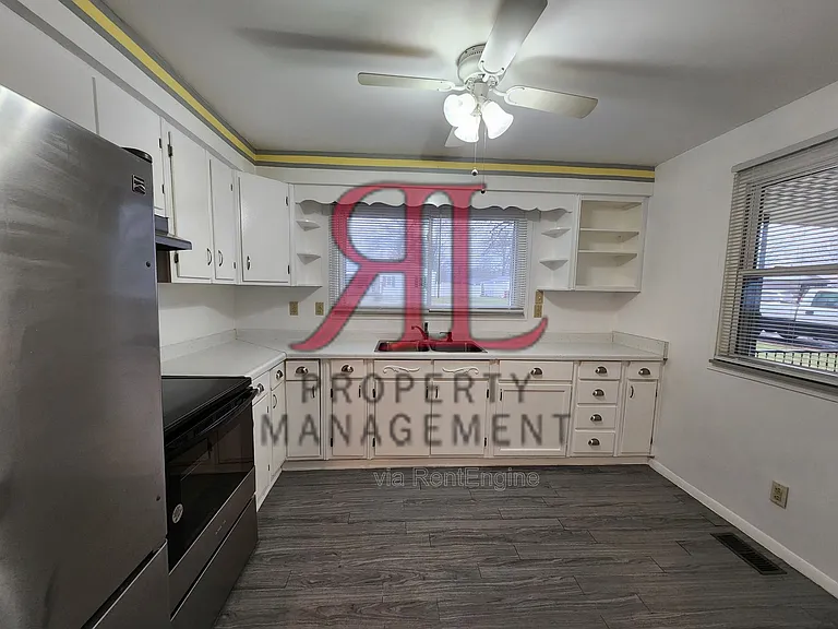 2436 Charlemagne St — Photo 16