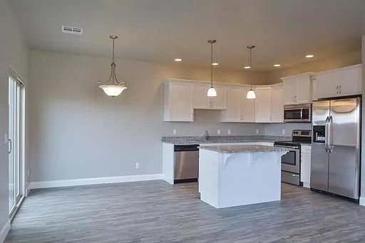 Bella Vista Dr — Photo 6