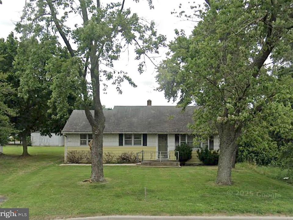1st image of 144 Pine St