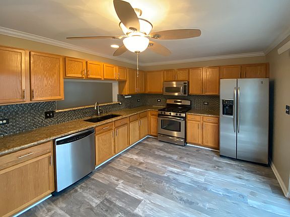 5th image of 2777 Woodmere Dr