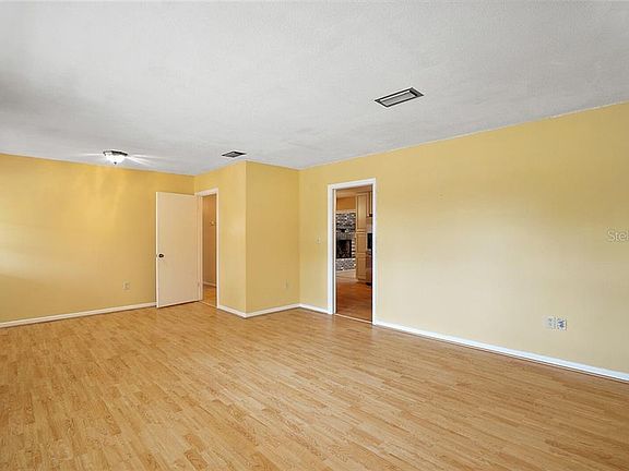 5th image of 1521 Park Dr