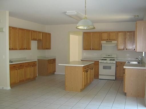 3rd image of 712 S Park Ave