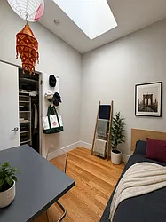 566 Dekalb Avenue, #1I