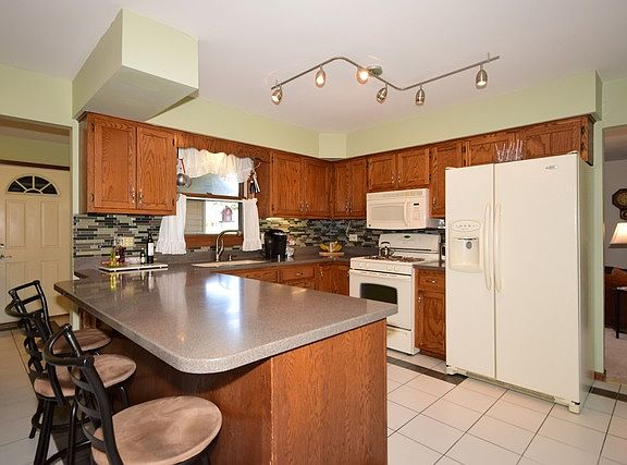 5th image of 24457 W Boulevard De John
