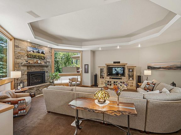 3rd image of 4 Bunker Ln