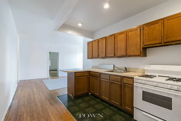 Rented by Town Residential | media 19