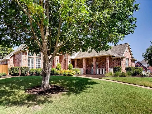 2nd image of 1700 Winding Hollow Ln