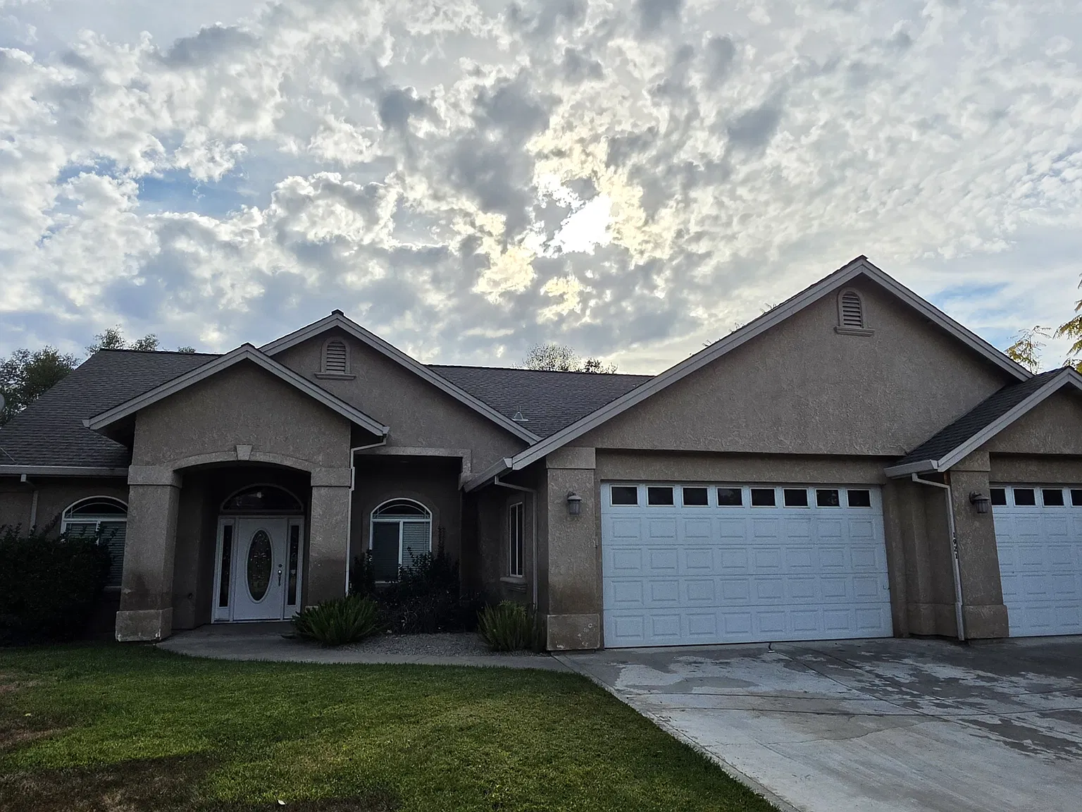 Dellwood Dr, Redding — Photo 1