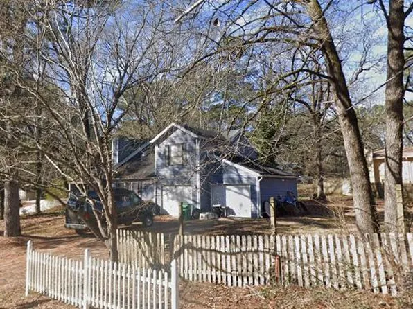 427 Chanterelle Dr, Stone Mountain, GA 30087