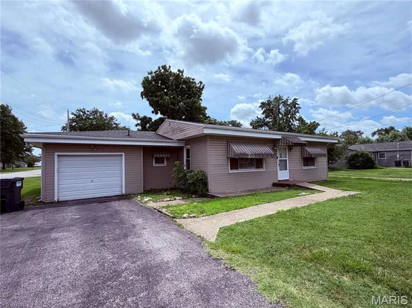 2640 Logan St, Granite City, IL 62040