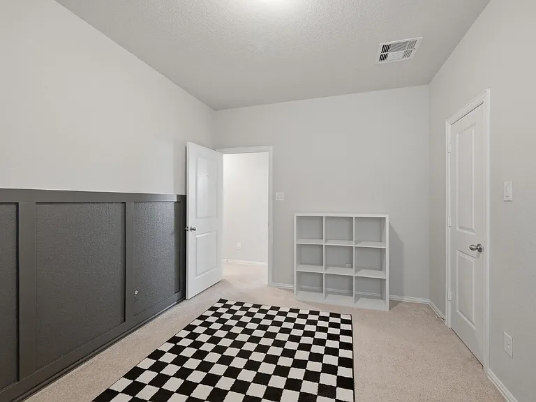 10602 Wagner St — Photo 32