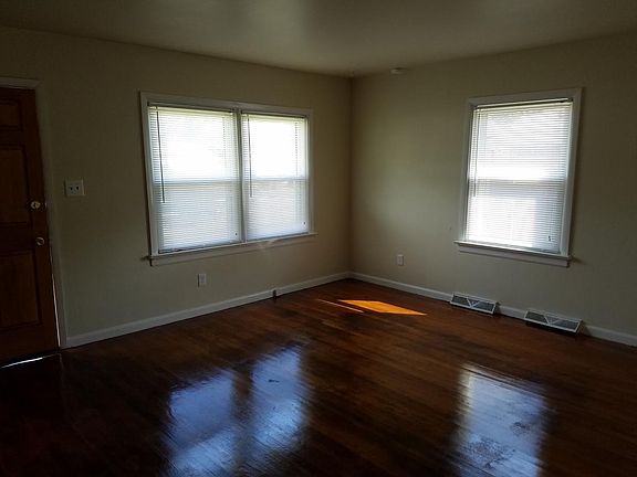 3rd image of 1417 Ashley St