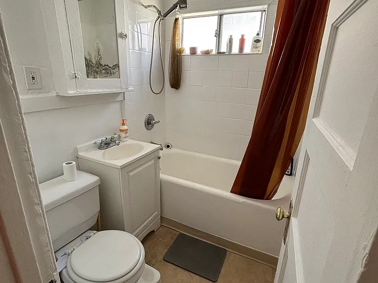 1050 S Hobart Blvd #1054-1/2 — Photo 6