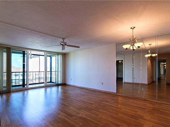 5th image of 25188 Marion Ave #B