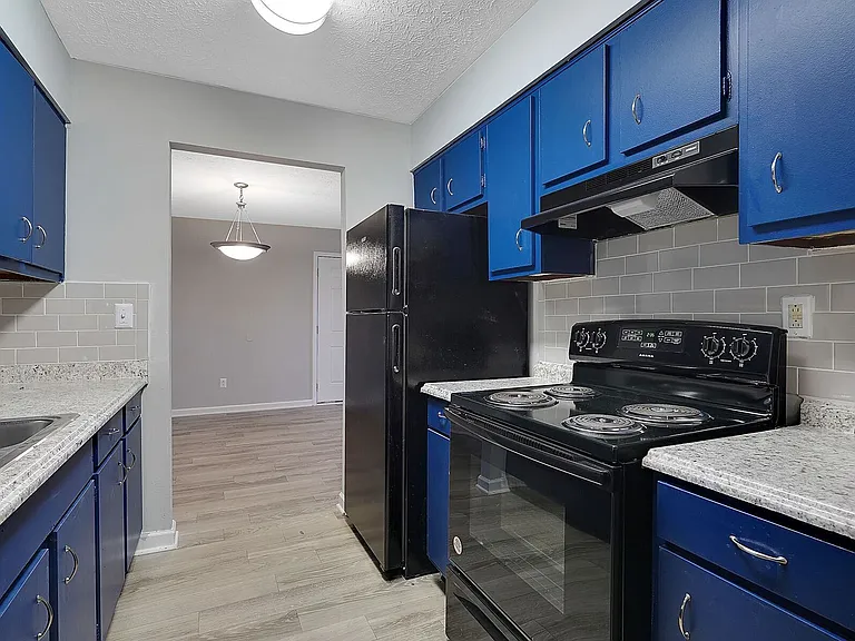 Springhurst East Apartments — Photo 12