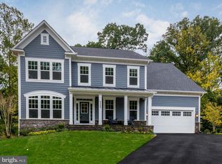 2557 Rambling Rd, Vienna, VA 22181