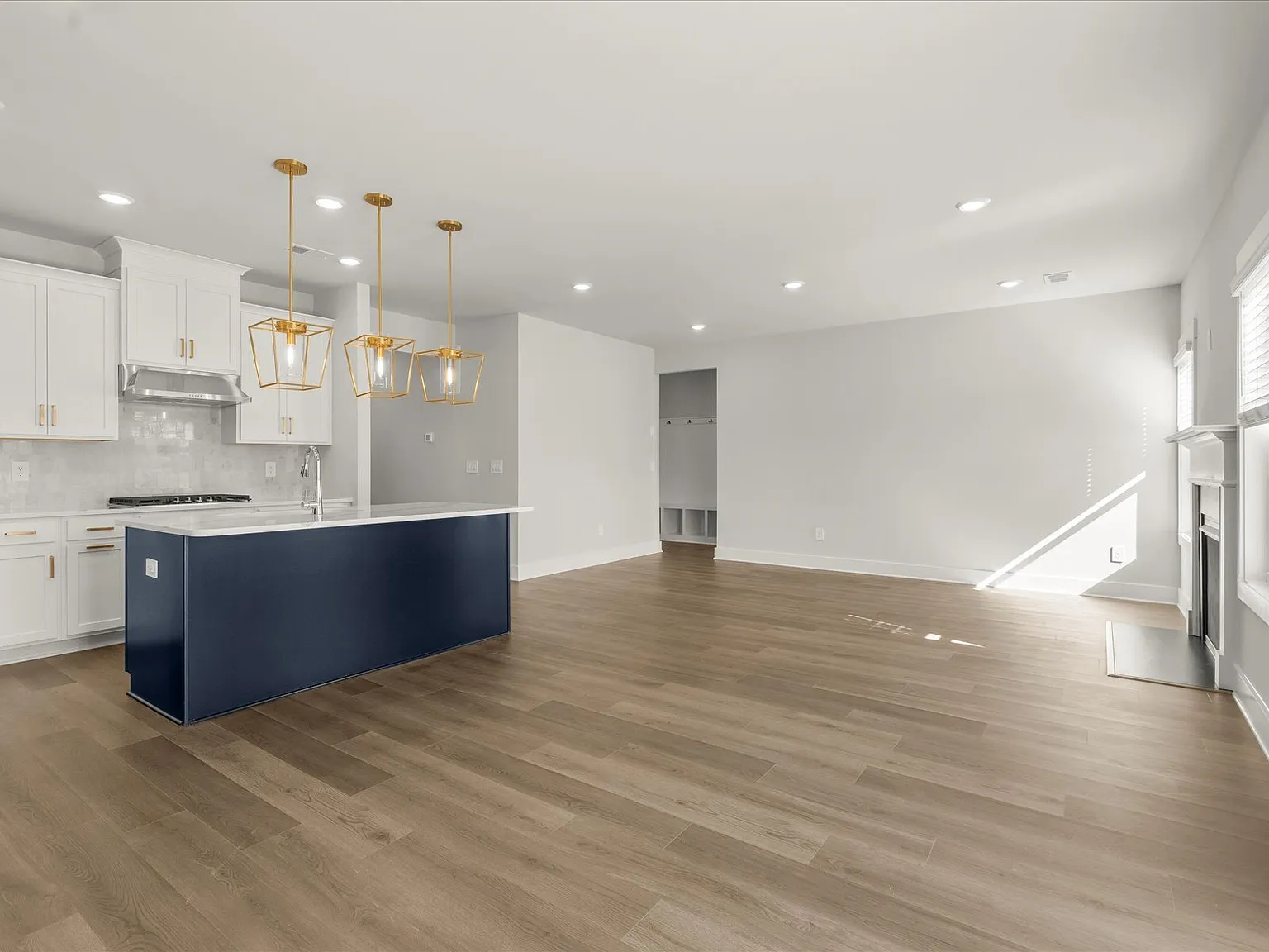 5 bed, 2674 sqft, $2,399 — Photo 4