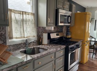 320 Chestnut Ave, Hazel Park, MI 48030