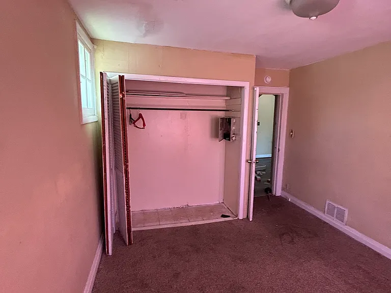 4025 Beachwood Ave — Photo 8