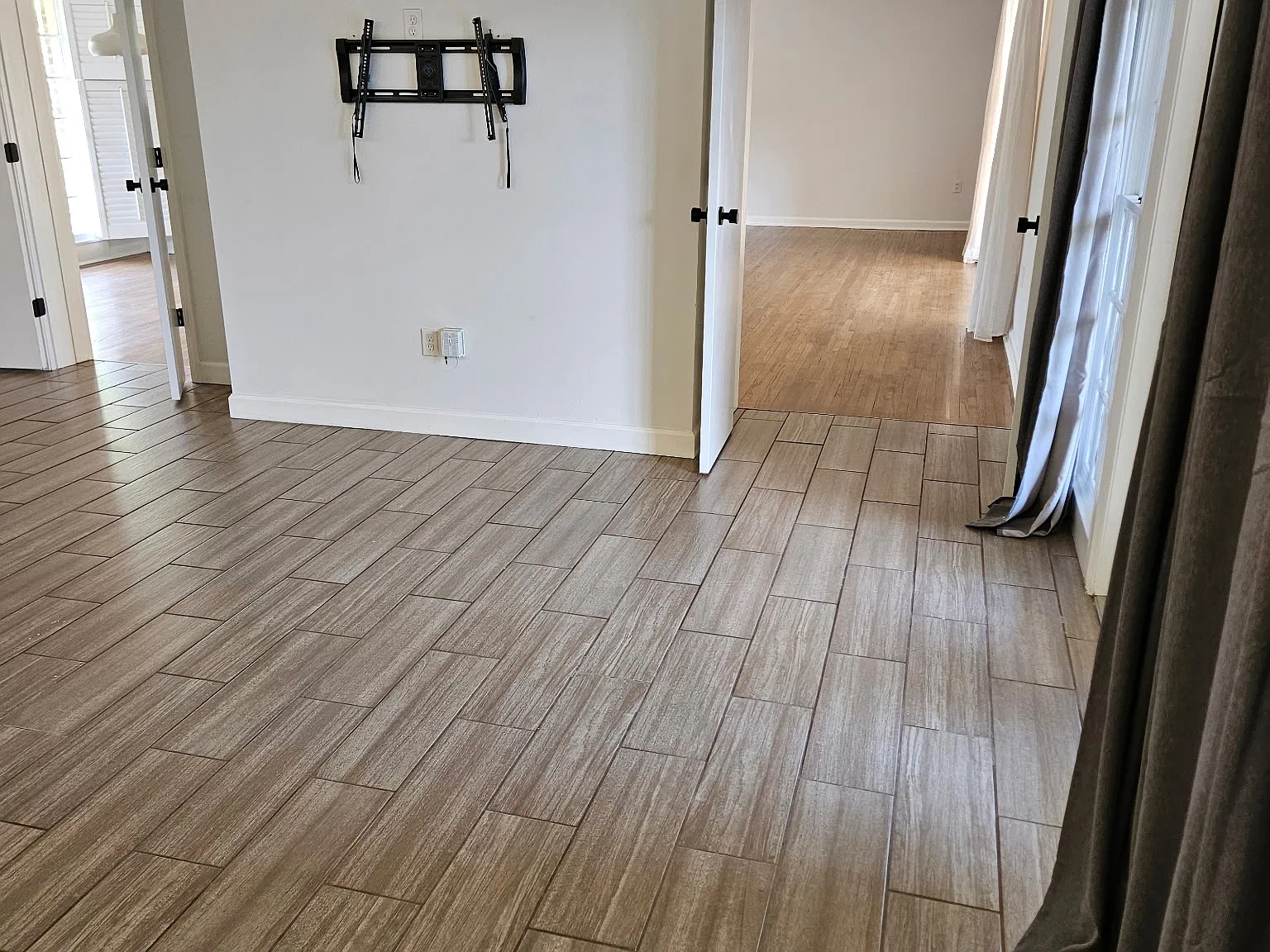 3 bed, 3297 sqft, $2,800 — Photo 3