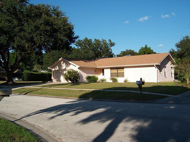Desirable Bay Woods in Safety Harbor