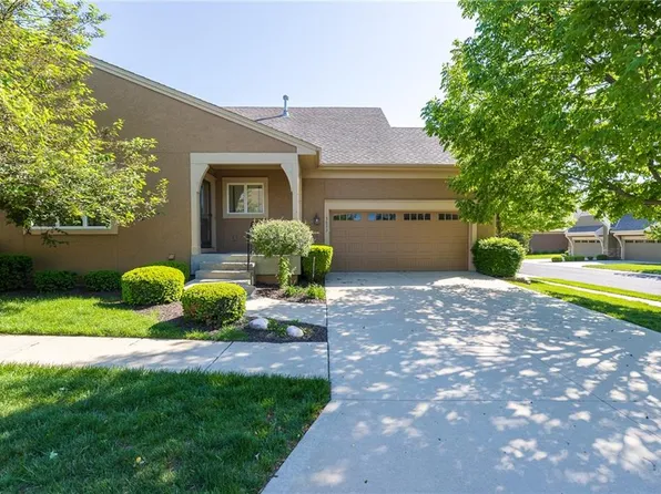 15689 Lowell Ln, Overland Park, KS 66223