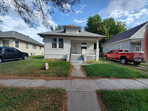 1242 Claremont St Photo 1