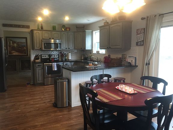 Eat-in breakfast area