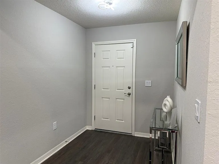 1046 Tropea Ln — Photo 22