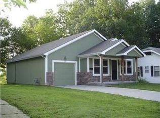 147 Allcutt Ave, Bonner Springs, KS 66012
