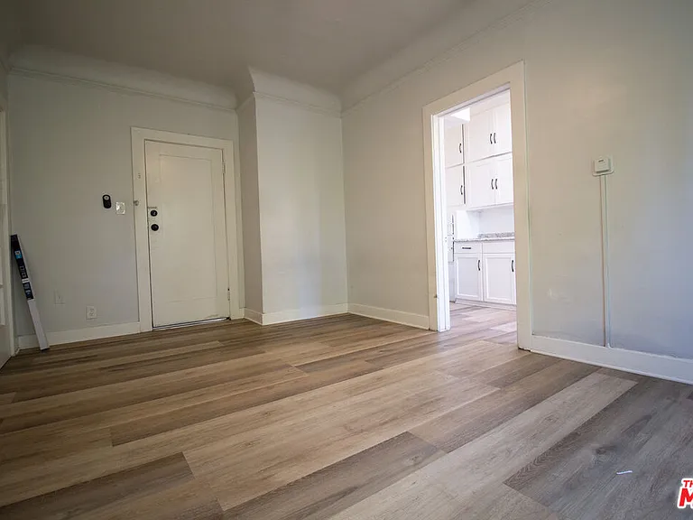 1316 N Mariposa Ave #208 — Photo 4